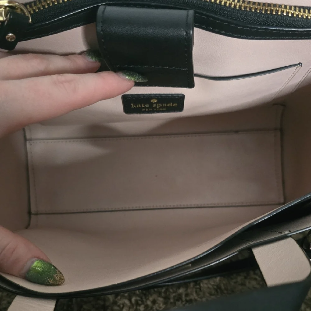 Kate Spade ♠️ Black & Baby Pink Leather Small/Med Satchel W/ Key Holder (EUC)✨